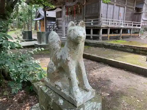 三嶋神社の狛犬