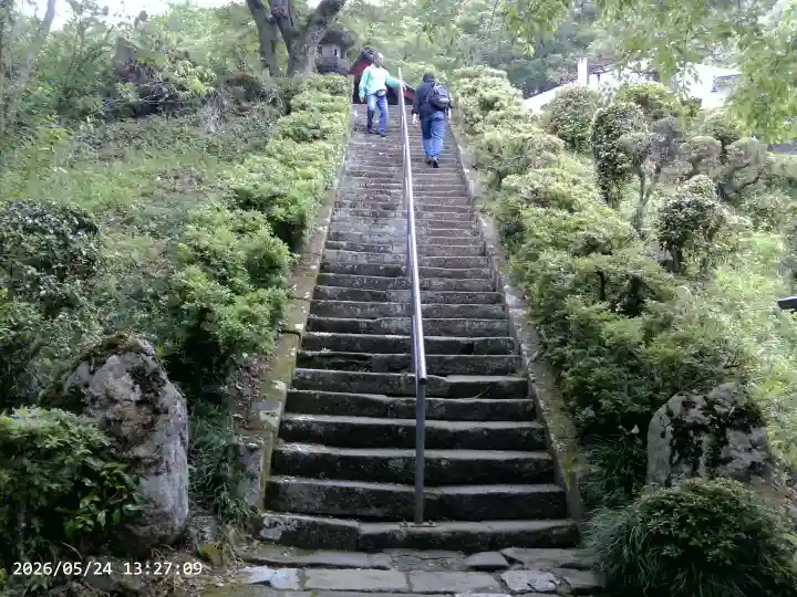 音楽寺の{uncategorized: "未分類", other: "その他", undefined: "問題あり", building: "その他建物", grave: "お墓", sacred_gate: "鳥居", guardian: "狛犬", statue: "像", buddha: "仏像", history: "歴史", nature: "自然", garden: "庭園", animal: "動物", pagoda: "塔", temizu: "手水舎", mountain_gate: "山門・神門", sanctuary: "本殿・本堂", subordinate: "末社・摂社", art: "芸術", scenery: "景色", jizo: "地蔵", ema: "絵馬", goshuin: "御朱印", omikuji: "おみくじ", items: "授与品その他", amulet: "お守り", goshuincho: "御朱印帳", eats: "食事", festival: "お祭り", votive_dance: "神楽", shichigosan: "七五三参", wedding: "結婚式", experience: "体験その他", initially: "初詣", around: "周辺", anti_infection: "感染症対策"}