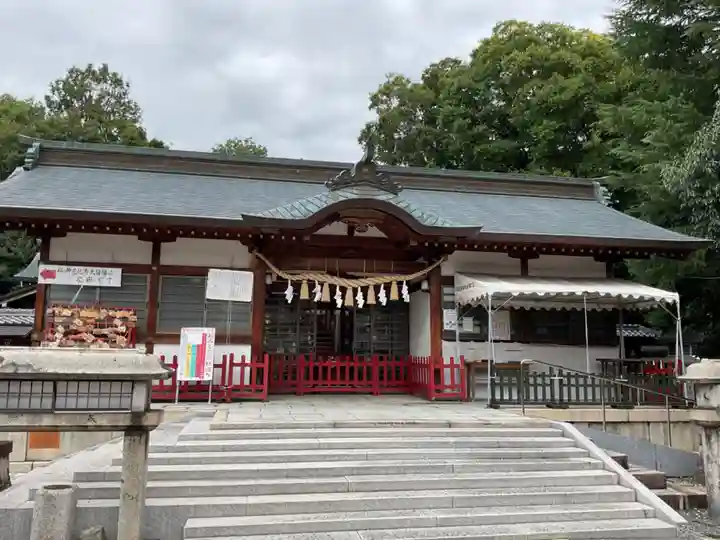 新羅神社の本殿・本堂