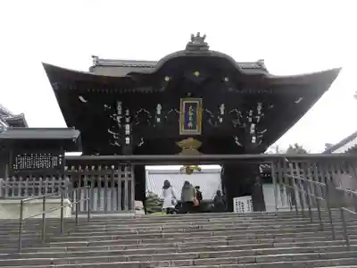 大谷本廟の山門・神門