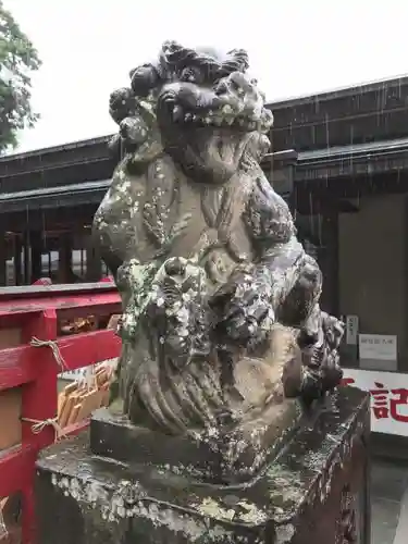 鎮守氷川神社の狛犬