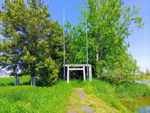 神明社の鳥居