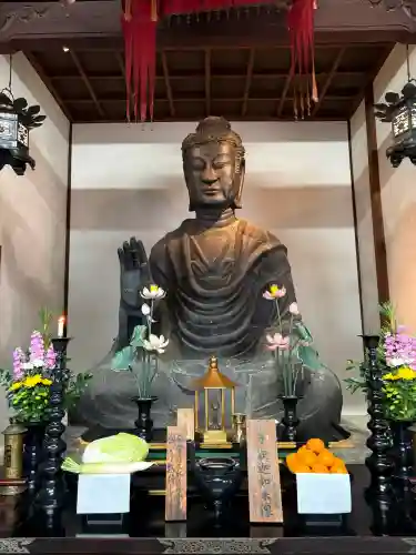 飛鳥寺の{uncategorized: "未分類", other: "その他", undefined: "問題あり", building: "その他建物", grave: "お墓", sacred_gate: "鳥居", guardian: "狛犬", statue: "像", buddha: "仏像", history: "歴史", nature: "自然", garden: "庭園", animal: "動物", pagoda: "塔", temizu: "手水舎", mountain_gate: "山門・神門", sanctuary: "本殿・本堂", subordinate: "末社・摂社", art: "芸術", scenery: "景色", jizo: "地蔵", ema: "絵馬", goshuin: "御朱印", omikuji: "おみくじ", items: "授与品その他", amulet: "お守り", goshuincho: "御朱印帳", eats: "食事", festival: "お祭り", votive_dance: "神楽", shichigosan: "七五三参", wedding: "結婚式", experience: "体験その他", initially: "初詣", around: "周辺", anti_infection: "感染症対策"}