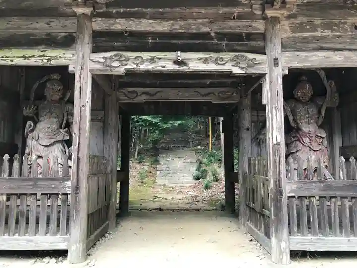 大山寺の山門・神門