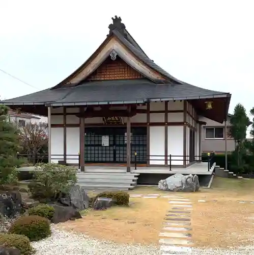 長高寺の本殿