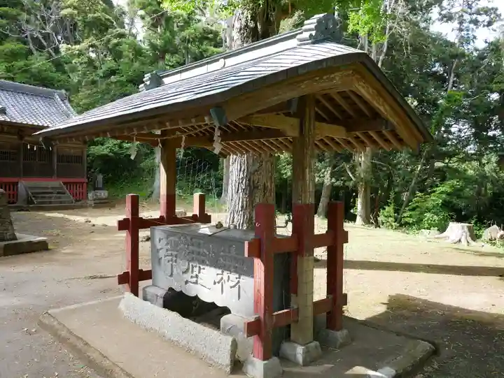 下立松原神社の手水舎