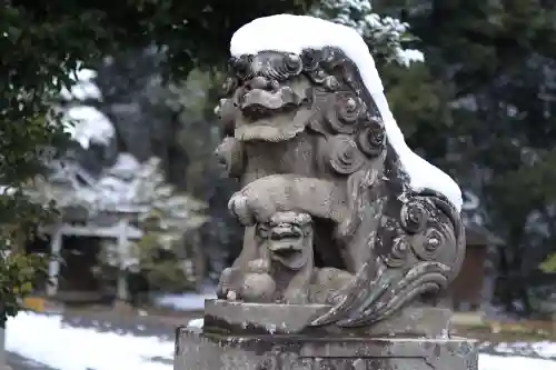 玉敷神社の{uncategorized: "未分類", other: "その他", undefined: "問題あり", building: "その他建物", grave: "お墓", sacred_gate: "鳥居", guardian: "狛犬", statue: "像", buddha: "仏像", history: "歴史", nature: "自然", garden: "庭園", animal: "動物", pagoda: "塔", temizu: "手水舎", mountain_gate: "山門・神門", sanctuary: "本殿・本堂", subordinate: "末社・摂社", art: "芸術", scenery: "景色", jizo: "地蔵", ema: "絵馬", goshuin: "御朱印", omikuji: "おみくじ", items: "授与品その他", amulet: "お守り", goshuincho: "御朱印帳", eats: "食事", festival: "お祭り", votive_dance: "神楽", shichigosan: "七五三参", wedding: "結婚式", experience: "体験その他", initially: "初詣", around: "周辺", anti_infection: "感染症対策"}