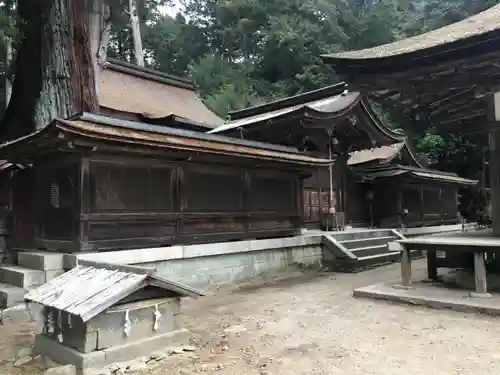 油日神社の本殿・本堂