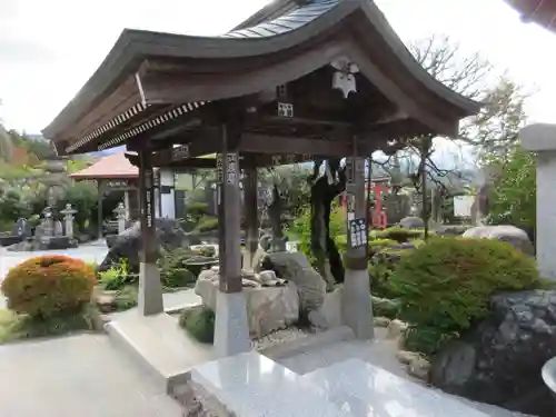 野坂寺の手水舎