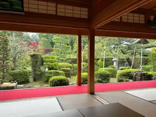 大池寺の{uncategorized: "未分類", other: "その他", undefined: "問題あり", building: "その他建物", grave: "お墓", sacred_gate: "鳥居", guardian: "狛犬", statue: "像", buddha: "仏像", history: "歴史", nature: "自然", garden: "庭園", animal: "動物", pagoda: "塔", temizu: "手水舎", mountain_gate: "山門・神門", sanctuary: "本殿・本堂", subordinate: "末社・摂社", art: "芸術", scenery: "景色", jizo: "地蔵", ema: "絵馬", goshuin: "御朱印", omikuji: "おみくじ", items: "授与品その他", amulet: "お守り", goshuincho: "御朱印帳", eats: "食事", festival: "お祭り", votive_dance: "神楽", shichigosan: "七五三参", wedding: "結婚式", experience: "体験その他", initially: "初詣", around: "周辺", anti_infection: "感染症対策"}