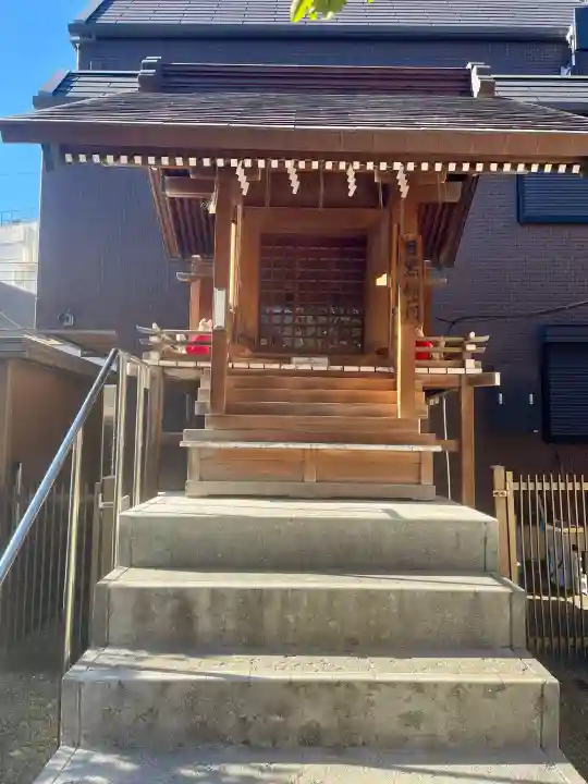 大鳥神社の{uncategorized: "未分類", other: "その他", undefined: "問題あり", building: "その他建物", grave: "お墓", sacred_gate: "鳥居", guardian: "狛犬", statue: "像", buddha: "仏像", history: "歴史", nature: "自然", garden: "庭園", animal: "動物", pagoda: "塔", temizu: "手水舎", mountain_gate: "山門・神門", sanctuary: "本殿・本堂", subordinate: "末社・摂社", art: "芸術", scenery: "景色", jizo: "地蔵", ema: "絵馬", goshuin: "御朱印", omikuji: "おみくじ", items: "授与品その他", amulet: "お守り", goshuincho: "御朱印帳", eats: "食事", festival: "お祭り", votive_dance: "神楽", shichigosan: "七五三参", wedding: "結婚式", experience: "体験その他", initially: "初詣", around: "周辺", anti_infection: "感染症対策"}