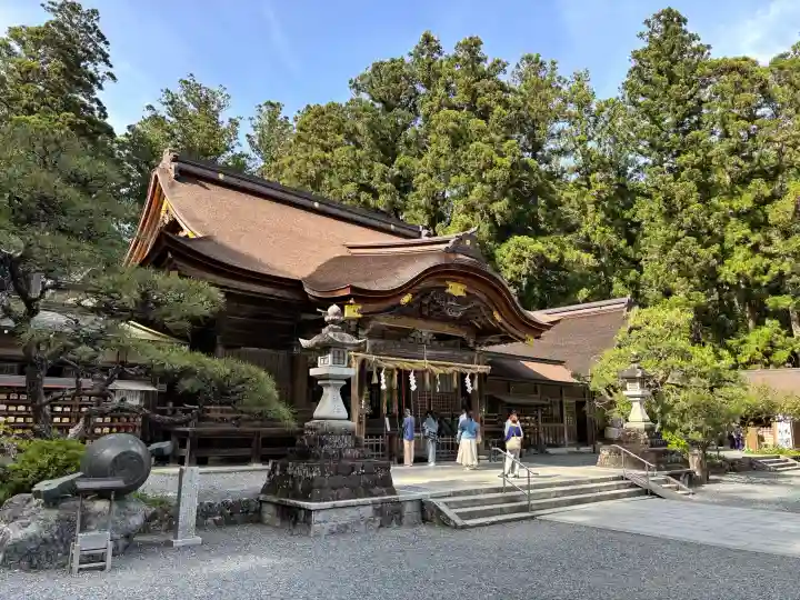 小國神社の{uncategorized: "未分類", other: "その他", undefined: "問題あり", building: "その他建物", grave: "お墓", sacred_gate: "鳥居", guardian: "狛犬", statue: "像", buddha: "仏像", history: "歴史", nature: "自然", garden: "庭園", animal: "動物", pagoda: "塔", temizu: "手水舎", mountain_gate: "山門・神門", sanctuary: "本殿・本堂", subordinate: "末社・摂社", art: "芸術", scenery: "景色", jizo: "地蔵", ema: "絵馬", goshuin: "御朱印", omikuji: "おみくじ", items: "授与品その他", amulet: "お守り", goshuincho: "御朱印帳", eats: "食事", festival: "お祭り", votive_dance: "神楽", shichigosan: "七五三参", wedding: "結婚式", experience: "体験その他", initially: "初詣", around: "周辺", anti_infection: "感染症対策"}