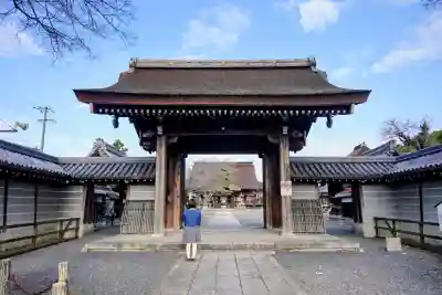 曼陀羅寺の山門・神門