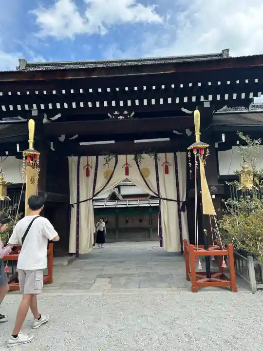 賀茂御祖神社(下鴨神社)の{uncategorized: "未分類", other: "その他", undefined: "問題あり", building: "その他建物", grave: "お墓", sacred_gate: "鳥居", guardian: "狛犬", statue: "像", buddha: "仏像", history: "歴史", nature: "自然", garden: "庭園", animal: "動物", pagoda: "塔", temizu: "手水舎", mountain_gate: "山門・神門", sanctuary: "本殿・本堂", subordinate: "末社・摂社", art: "芸術", scenery: "景色", jizo: "地蔵", ema: "絵馬", goshuin: "御朱印", omikuji: "おみくじ", items: "授与品その他", amulet: "お守り", goshuincho: "御朱印帳", eats: "食事", festival: "お祭り", votive_dance: "神楽", shichigosan: "七五三参", wedding: "結婚式", experience: "体験その他", initially: "初詣", around: "周辺", anti_infection: "感染症対策"}