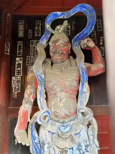 金昌寺の像