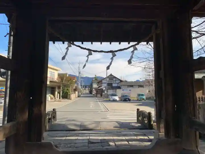 大井俣窪八幡神社の山門・神門