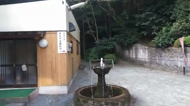 紅葉ヶ滝薬師堂のその他建物