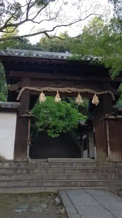 東雲神社の山門・神門