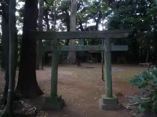 鳥見神社の鳥居