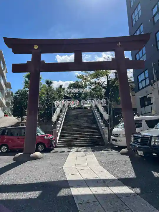 白金氷川神社の鳥居