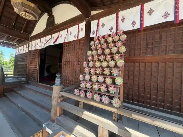 姫嶋神社の{uncategorized: "未分類", other: "その他", undefined: "問題あり", building: "その他建物", grave: "お墓", sacred_gate: "鳥居", guardian: "狛犬", statue: "像", buddha: "仏像", history: "歴史", nature: "自然", garden: "庭園", animal: "動物", pagoda: "塔", temizu: "手水舎", mountain_gate: "山門・神門", sanctuary: "本殿・本堂", subordinate: "末社・摂社", art: "芸術", scenery: "景色", jizo: "地蔵", ema: "絵馬", goshuin: "御朱印", omikuji: "おみくじ", items: "授与品その他", amulet: "お守り", goshuincho: "御朱印帳", eats: "食事", festival: "お祭り", votive_dance: "神楽", shichigosan: "七五三参", wedding: "結婚式", experience: "体験その他", initially: "初詣", around: "周辺", anti_infection: "感染症対策"}
