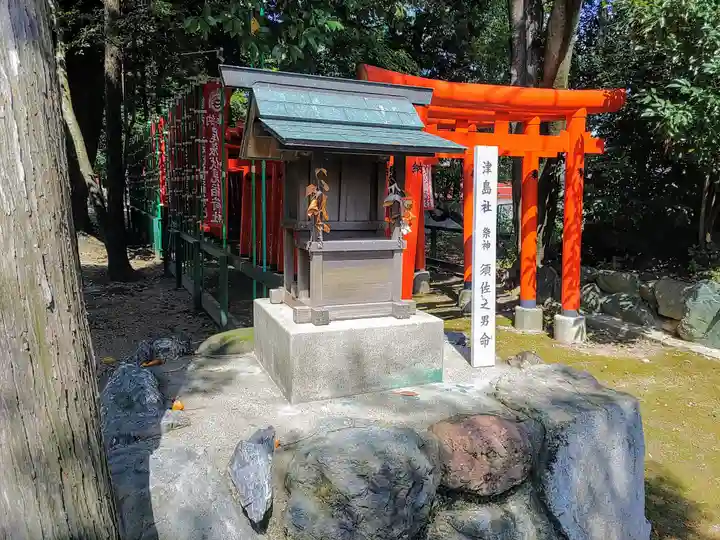 片山八幡社の末社・摂社