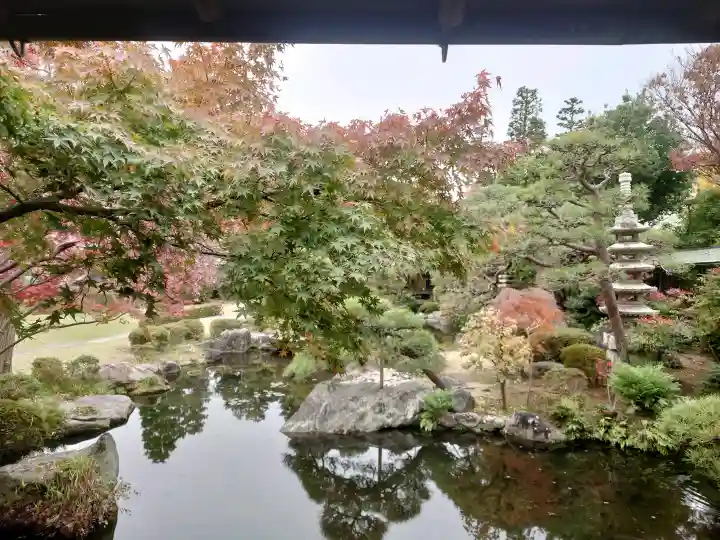 題経寺(柴又帝釈天)の{uncategorized: "未分類", other: "その他", undefined: "問題あり", building: "その他建物", grave: "お墓", sacred_gate: "鳥居", guardian: "狛犬", statue: "像", buddha: "仏像", history: "歴史", nature: "自然", garden: "庭園", animal: "動物", pagoda: "塔", temizu: "手水舎", mountain_gate: "山門・神門", sanctuary: "本殿・本堂", subordinate: "末社・摂社", art: "芸術", scenery: "景色", jizo: "地蔵", ema: "絵馬", goshuin: "御朱印", omikuji: "おみくじ", items: "授与品その他", amulet: "お守り", goshuincho: "御朱印帳", eats: "食事", festival: "お祭り", votive_dance: "神楽", shichigosan: "七五三参", wedding: "結婚式", experience: "体験その他", initially: "初詣", around: "周辺", anti_infection: "感染症対策"}
