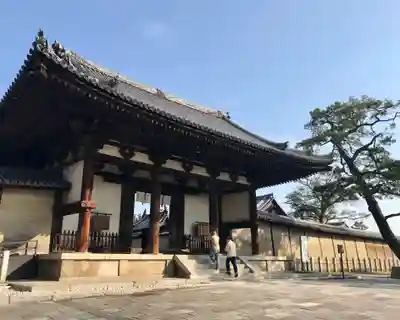 法隆寺の山門・神門