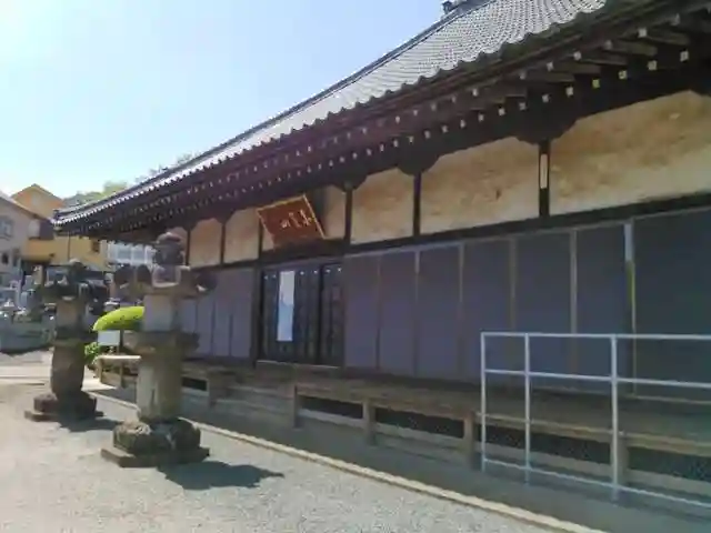 泉藏院の本殿・本堂