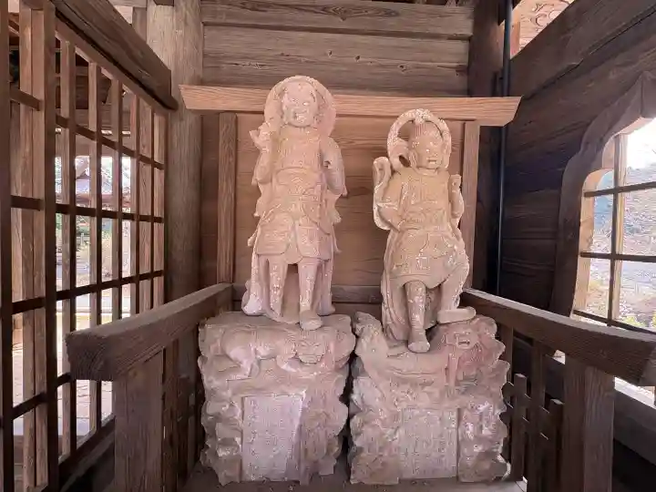 真高寺の{uncategorized: "未分類", other: "その他", undefined: "問題あり", building: "その他建物", grave: "お墓", sacred_gate: "鳥居", guardian: "狛犬", statue: "像", buddha: "仏像", history: "歴史", nature: "自然", garden: "庭園", animal: "動物", pagoda: "塔", temizu: "手水舎", mountain_gate: "山門・神門", sanctuary: "本殿・本堂", subordinate: "末社・摂社", art: "芸術", scenery: "景色", jizo: "地蔵", ema: "絵馬", goshuin: "御朱印", omikuji: "おみくじ", items: "授与品その他", amulet: "お守り", goshuincho: "御朱印帳", eats: "食事", festival: "お祭り", votive_dance: "神楽", shichigosan: "七五三参", wedding: "結婚式", experience: "体験その他", initially: "初詣", around: "周辺", anti_infection: "感染症対策"}