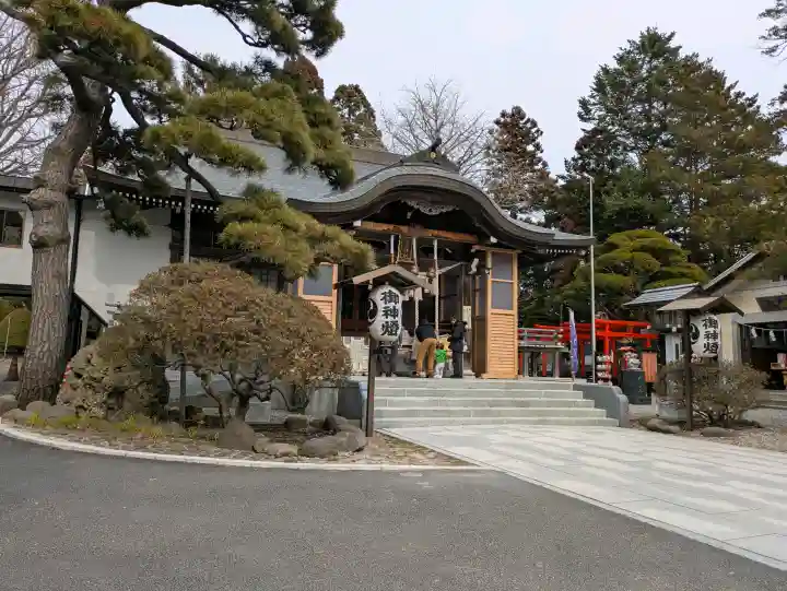 湯倉神社の{uncategorized: "未分類", other: "その他", undefined: "問題あり", building: "その他建物", grave: "お墓", sacred_gate: "鳥居", guardian: "狛犬", statue: "像", buddha: "仏像", history: "歴史", nature: "自然", garden: "庭園", animal: "動物", pagoda: "塔", temizu: "手水舎", mountain_gate: "山門・神門", sanctuary: "本殿・本堂", subordinate: "末社・摂社", art: "芸術", scenery: "景色", jizo: "地蔵", ema: "絵馬", goshuin: "御朱印", omikuji: "おみくじ", items: "授与品その他", amulet: "お守り", goshuincho: "御朱印帳", eats: "食事", festival: "お祭り", votive_dance: "神楽", shichigosan: "七五三参", wedding: "結婚式", experience: "体験その他", initially: "初詣", around: "周辺", anti_infection: "感染症対策"}