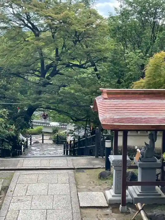 岡寺(龍蓋寺)の{uncategorized: "未分類", other: "その他", undefined: "問題あり", building: "その他建物", grave: "お墓", sacred_gate: "鳥居", guardian: "狛犬", statue: "像", buddha: "仏像", history: "歴史", nature: "自然", garden: "庭園", animal: "動物", pagoda: "塔", temizu: "手水舎", mountain_gate: "山門・神門", sanctuary: "本殿・本堂", subordinate: "末社・摂社", art: "芸術", scenery: "景色", jizo: "地蔵", ema: "絵馬", goshuin: "御朱印", omikuji: "おみくじ", items: "授与品その他", amulet: "お守り", goshuincho: "御朱印帳", eats: "食事", festival: "お祭り", votive_dance: "神楽", shichigosan: "七五三参", wedding: "結婚式", experience: "体験その他", initially: "初詣", around: "周辺", anti_infection: "感染症対策"}