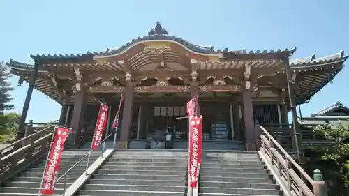 龍眼寺の本殿・本堂