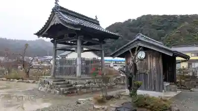 本境寺の{uncategorized: "未分類", other: "その他", undefined: "問題あり", building: "その他建物", grave: "お墓", sacred_gate: "鳥居", guardian: "狛犬", statue: "像", buddha: "仏像", history: "歴史", nature: "自然", garden: "庭園", animal: "動物", pagoda: "塔", temizu: "手水舎", mountain_gate: "山門・神門", sanctuary: "本殿・本堂", subordinate: "末社・摂社", art: "芸術", scenery: "景色", jizo: "地蔵", ema: "絵馬", goshuin: "御朱印", omikuji: "おみくじ", items: "授与品その他", amulet: "お守り", goshuincho: "御朱印帳", eats: "食事", festival: "お祭り", votive_dance: "神楽", shichigosan: "七五三参", wedding: "結婚式", experience: "体験その他", initially: "初詣", around: "周辺", anti_infection: "感染症対策"}