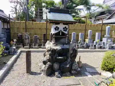 世尊院（曼陀羅寺塔頭）の末社・摂社