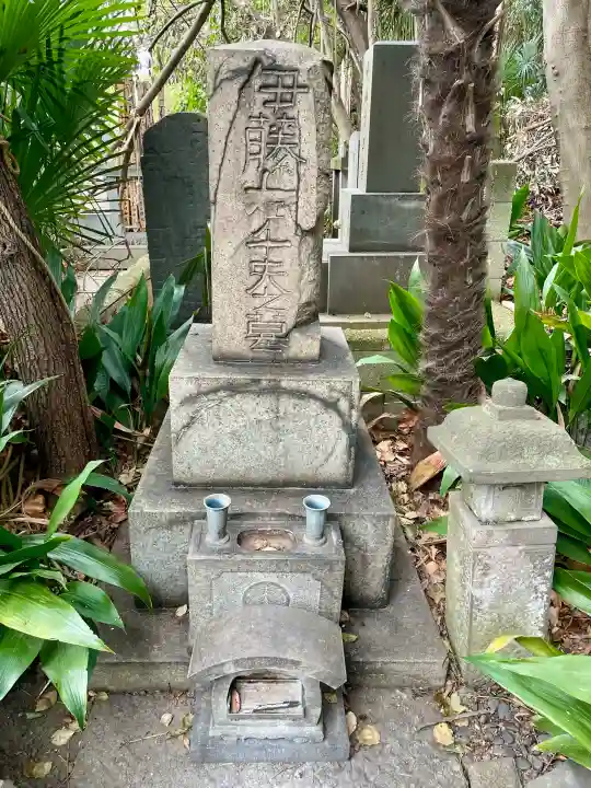 普門院の{uncategorized: "未分類", other: "その他", undefined: "問題あり", building: "その他建物", grave: "お墓", sacred_gate: "鳥居", guardian: "狛犬", statue: "像", buddha: "仏像", history: "歴史", nature: "自然", garden: "庭園", animal: "動物", pagoda: "塔", temizu: "手水舎", mountain_gate: "山門・神門", sanctuary: "本殿・本堂", subordinate: "末社・摂社", art: "芸術", scenery: "景色", jizo: "地蔵", ema: "絵馬", goshuin: "御朱印", omikuji: "おみくじ", items: "授与品その他", amulet: "お守り", goshuincho: "御朱印帳", eats: "食事", festival: "お祭り", votive_dance: "神楽", shichigosan: "七五三参", wedding: "結婚式", experience: "体験その他", initially: "初詣", around: "周辺", anti_infection: "感染症対策"}