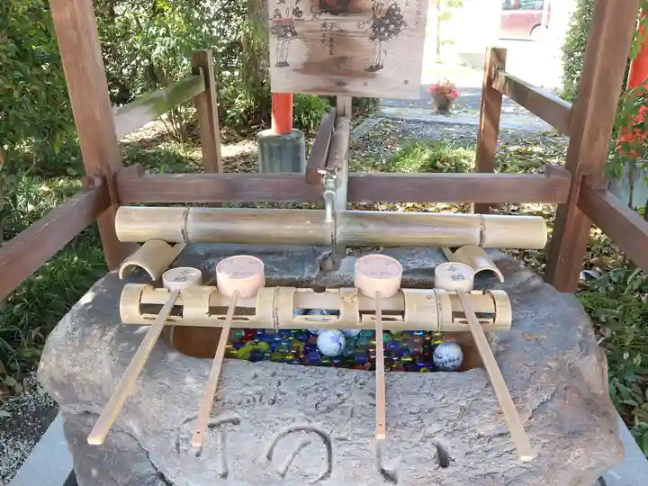 源九郎稲荷神社の手水舎