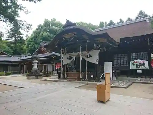 武田神社の本殿・本堂