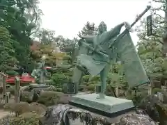 大井神社の像