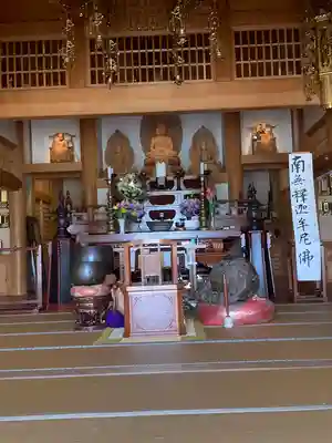 泉蔵寺の本殿・本堂