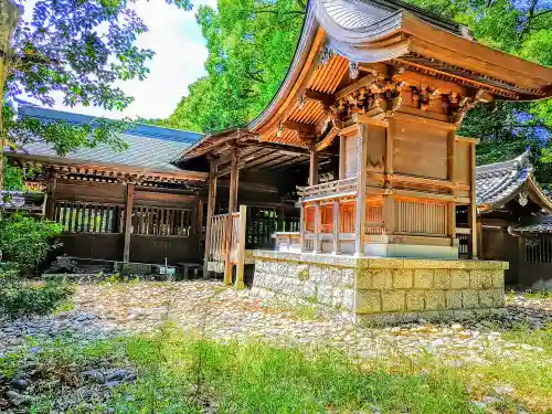 布智神社（本甲）の本殿