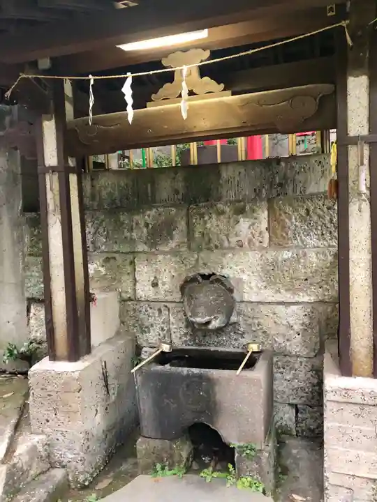烏森稲荷神社の手水舎