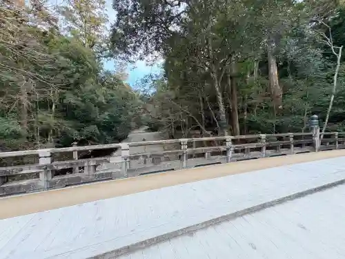 伊勢神宮内宮（皇大神宮）の{uncategorized: "未分類", other: "その他", undefined: "問題あり", building: "その他建物", grave: "お墓", sacred_gate: "鳥居", guardian: "狛犬", statue: "像", buddha: "仏像", history: "歴史", nature: "自然", garden: "庭園", animal: "動物", pagoda: "塔", temizu: "手水舎", mountain_gate: "山門・神門", sanctuary: "本殿・本堂", subordinate: "末社・摂社", art: "芸術", scenery: "景色", jizo: "地蔵", ema: "絵馬", goshuin: "御朱印", omikuji: "おみくじ", items: "授与品その他", amulet: "お守り", goshuincho: "御朱印帳", eats: "食事", festival: "お祭り", votive_dance: "神楽", shichigosan: "七五三参", wedding: "結婚式", experience: "体験その他", initially: "初詣", around: "周辺", anti_infection: "感染症対策"}