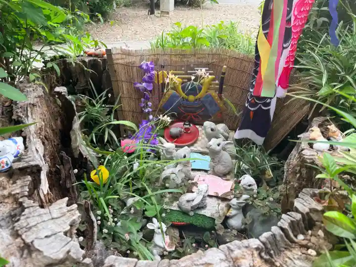 三輪神社の{uncategorized: "未分類", other: "その他", undefined: "問題あり", building: "その他建物", grave: "お墓", sacred_gate: "鳥居", guardian: "狛犬", statue: "像", buddha: "仏像", history: "歴史", nature: "自然", garden: "庭園", animal: "動物", pagoda: "塔", temizu: "手水舎", mountain_gate: "山門・神門", sanctuary: "本殿・本堂", subordinate: "末社・摂社", art: "芸術", scenery: "景色", jizo: "地蔵", ema: "絵馬", goshuin: "御朱印", omikuji: "おみくじ", items: "授与品その他", amulet: "お守り", goshuincho: "御朱印帳", eats: "食事", festival: "お祭り", votive_dance: "神楽", shichigosan: "七五三参", wedding: "結婚式", experience: "体験その他", initially: "初詣", around: "周辺", anti_infection: "感染症対策"}