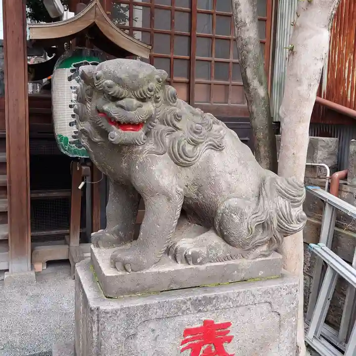 秋葉神社の狛犬