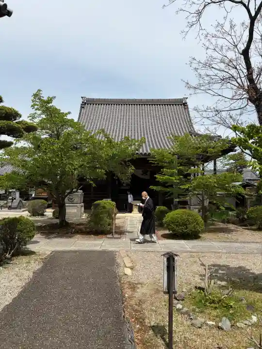 橘寺の{uncategorized: "未分類", other: "その他", undefined: "問題あり", building: "その他建物", grave: "お墓", sacred_gate: "鳥居", guardian: "狛犬", statue: "像", buddha: "仏像", history: "歴史", nature: "自然", garden: "庭園", animal: "動物", pagoda: "塔", temizu: "手水舎", mountain_gate: "山門・神門", sanctuary: "本殿・本堂", subordinate: "末社・摂社", art: "芸術", scenery: "景色", jizo: "地蔵", ema: "絵馬", goshuin: "御朱印", omikuji: "おみくじ", items: "授与品その他", amulet: "お守り", goshuincho: "御朱印帳", eats: "食事", festival: "お祭り", votive_dance: "神楽", shichigosan: "七五三参", wedding: "結婚式", experience: "体験その他", initially: "初詣", around: "周辺", anti_infection: "感染症対策"}