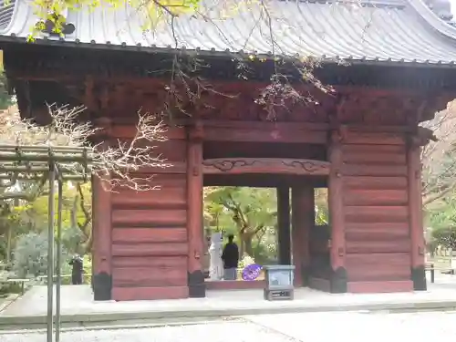 妙本寺の山門・神門