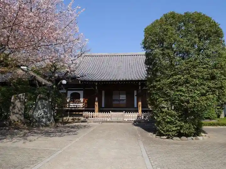 與楽寺の本殿・本堂