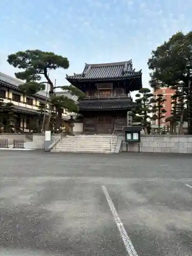金竜寺の{uncategorized: "未分類", other: "その他", undefined: "問題あり", building: "その他建物", grave: "お墓", sacred_gate: "鳥居", guardian: "狛犬", statue: "像", buddha: "仏像", history: "歴史", nature: "自然", garden: "庭園", animal: "動物", pagoda: "塔", temizu: "手水舎", mountain_gate: "山門・神門", sanctuary: "本殿・本堂", subordinate: "末社・摂社", art: "芸術", scenery: "景色", jizo: "地蔵", ema: "絵馬", goshuin: "御朱印", omikuji: "おみくじ", items: "授与品その他", amulet: "お守り", goshuincho: "御朱印帳", eats: "食事", festival: "お祭り", votive_dance: "神楽", shichigosan: "七五三参", wedding: "結婚式", experience: "体験その他", initially: "初詣", around: "周辺", anti_infection: "感染症対策"}