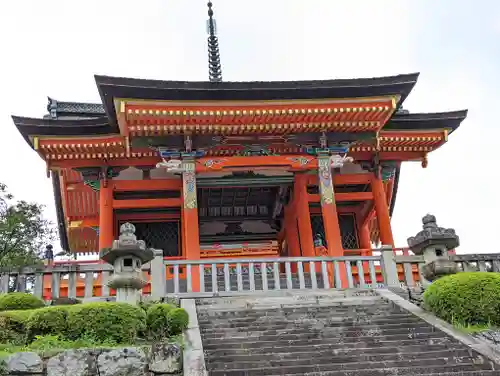 清水寺の山門・神門